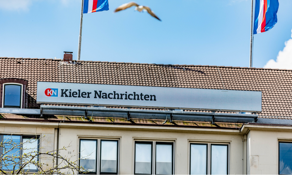 LED Werbung Verlagsdach